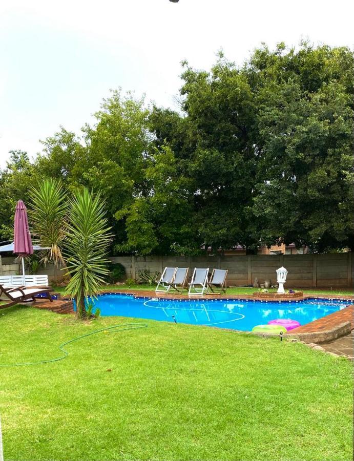 Horizon Green Guest House Randfontein Exterior photo